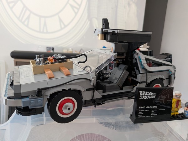La machine à remonter le temps de Retour vers le futur