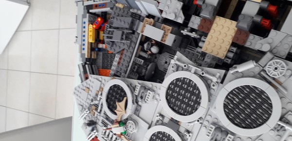 Millennium Falcon™